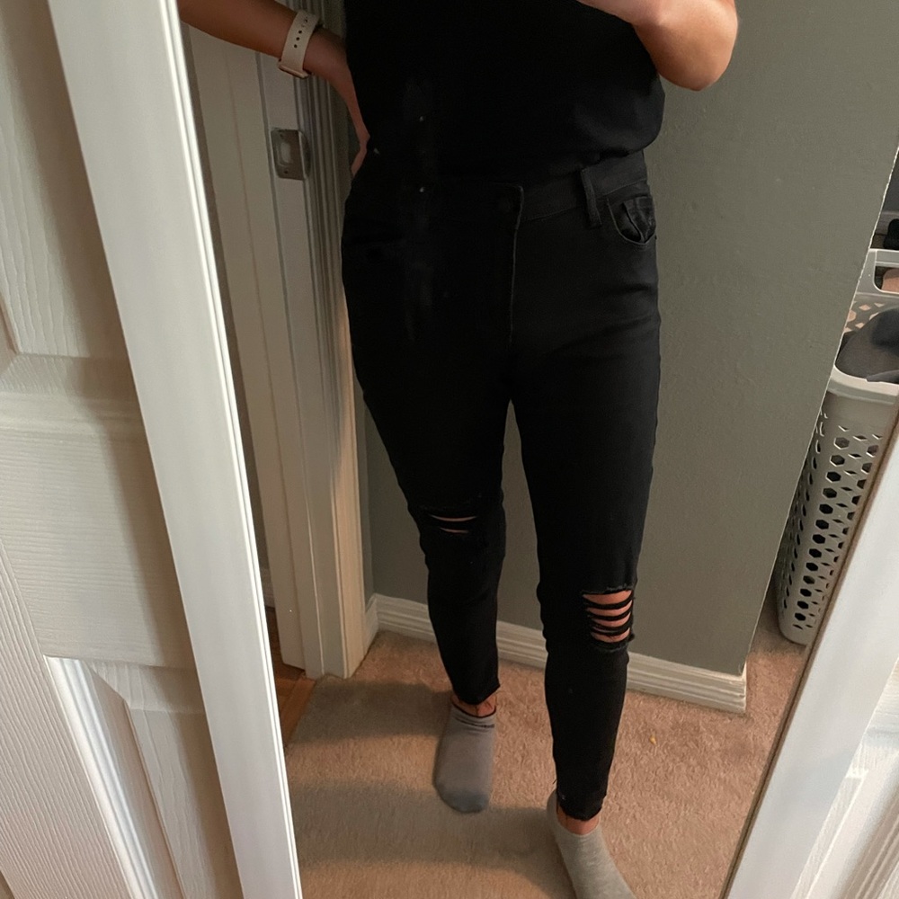 Black, Old Navy Rockstar skinny jeans. Size 10